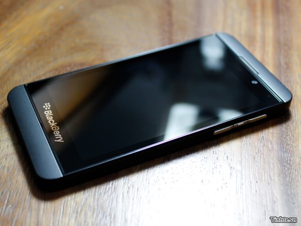 Prime immagini e video del Blackberry 10 serie L
