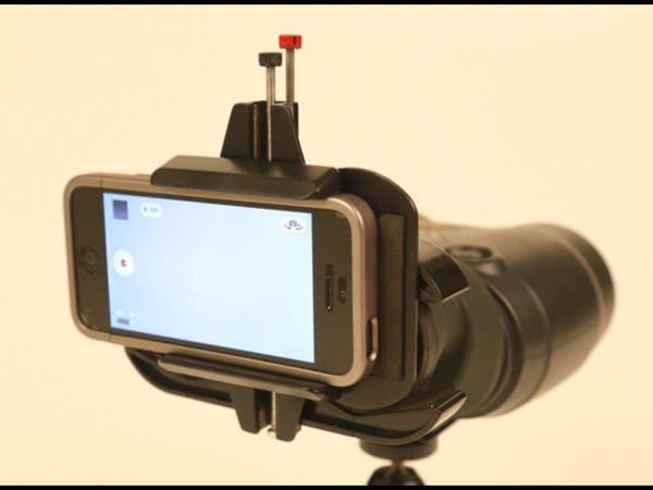 Snapzoom, interessante progetto su Kickstarter che vi permetterà di accoppiare l’iPhone a binocoli o telescopi