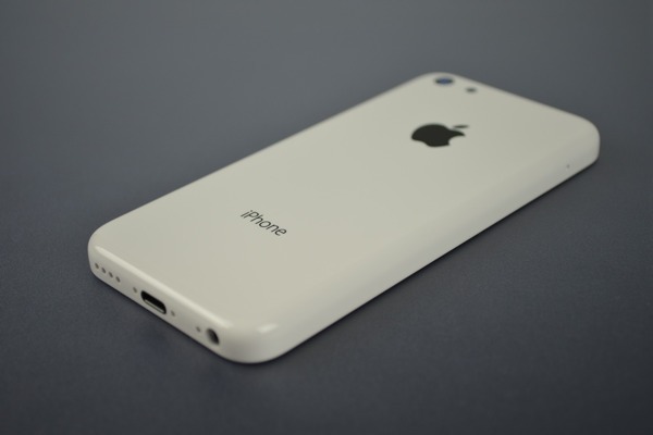 La scocca del prototipo dell’iPhone 5C in vendita su Ebay.