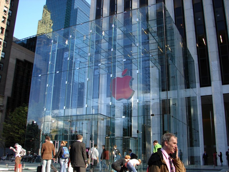 Gli Apple store vanno in (RED)