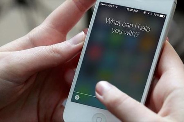 Con iOS 8.3, Siri chiamerà automaticamente usando il vivavoce